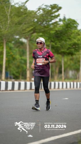Race photo from Arutmin Borneo Run 2024