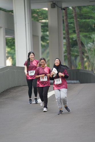 Race photo from Assurance Fun Run 2024