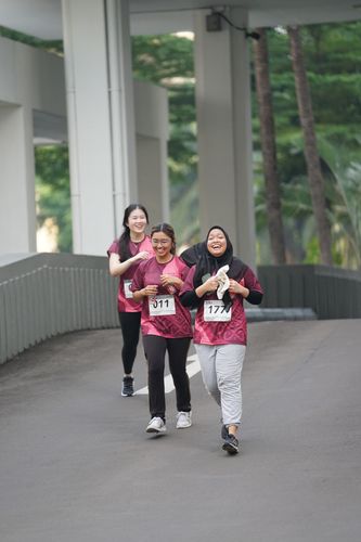 Race photo from Assurance Fun Run 2024