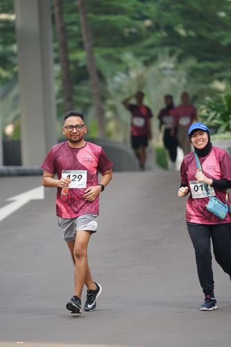Race photo from Assurance Fun Run 2024