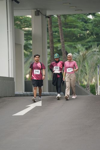 Race photo from Assurance Fun Run 2024