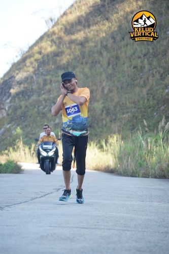 Race photo from Kelud Vertical Challenge 2024