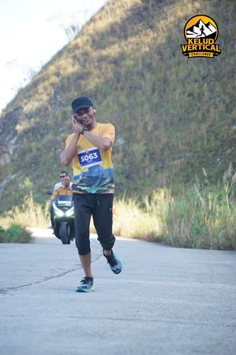Race photo from Kelud Vertical Challenge 2024