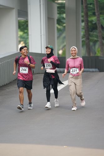 Race photo from Assurance Fun Run 2024