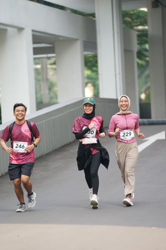 Race photo from Assurance Fun Run 2024