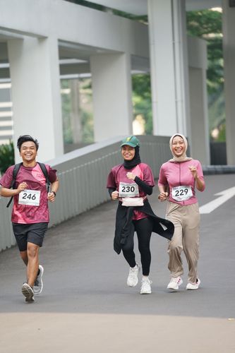 Race photo from Assurance Fun Run 2024