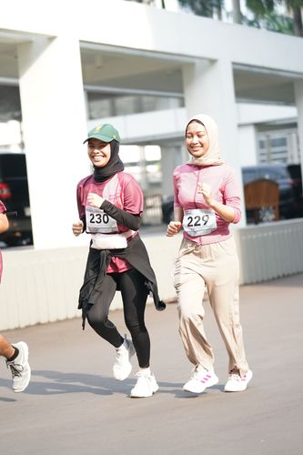 Race photo from Assurance Fun Run 2024