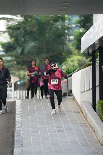 Race photo from Assurance Fun Run 2024