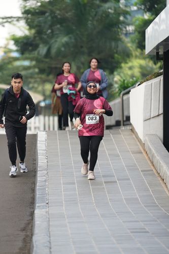 Race photo from Assurance Fun Run 2024