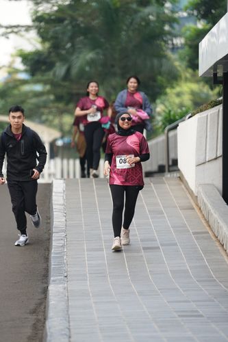 Race photo from Assurance Fun Run 2024