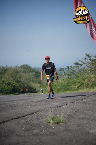 Race photo from Kelud Vertical Challenge 2024