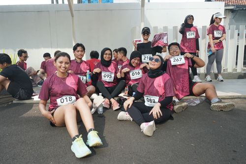 Race photo from Assurance Fun Run 2024