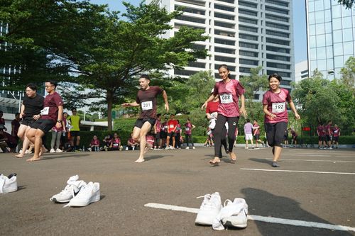Race photo from Assurance Fun Run 2024
