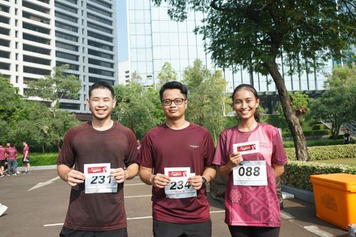 Race photo from Assurance Fun Run 2024