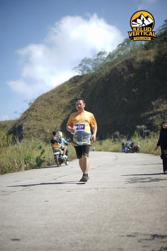 Race photo from Kelud Vertical Challenge 2024