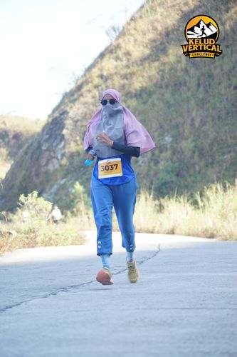 Race photo from Kelud Vertical Challenge 2024