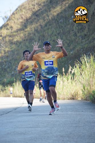 Race photo from Kelud Vertical Challenge 2024