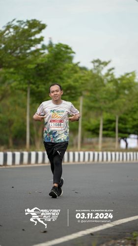 Race photo from Arutmin Borneo Run 2024