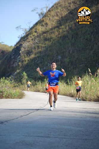 Race photo from Kelud Vertical Challenge 2024