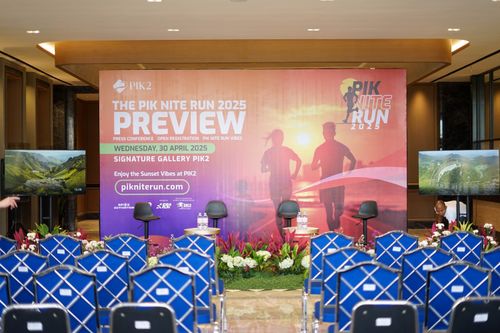 Race photo from PIK NITE RUN VIBES