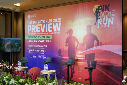 Race photo from PIK NITE RUN VIBES