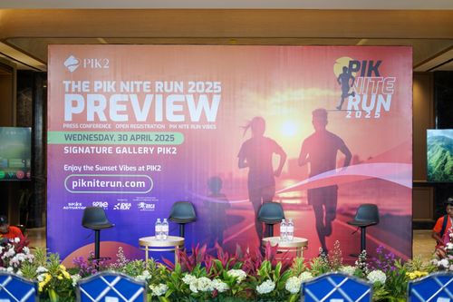 Race photo from PIK NITE RUN VIBES