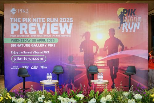 Race photo from PIK NITE RUN VIBES