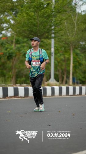 Race photo from Arutmin Borneo Run 2024