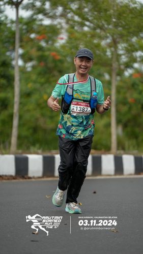 Race photo from Arutmin Borneo Run 2024