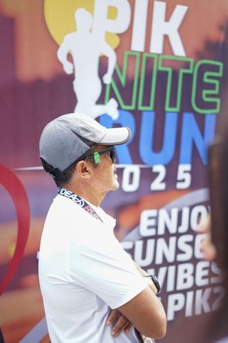 Race photo from PIK NITE RUN VIBES