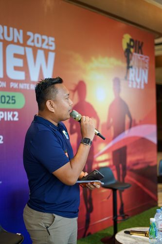 Race photo from PIK NITE RUN VIBES