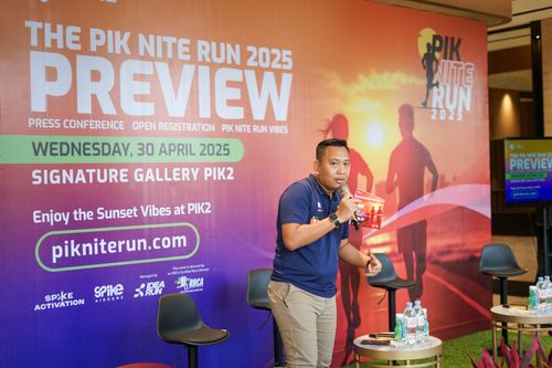 Race photo from PIK NITE RUN VIBES