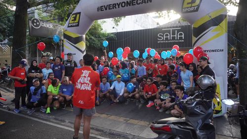 Race photo from Happy One Decade Unpad Runner
