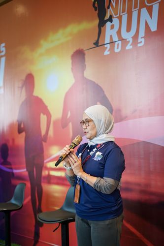 Race photo from PIK NITE RUN VIBES