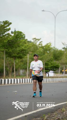 Race photo from Arutmin Borneo Run 2024