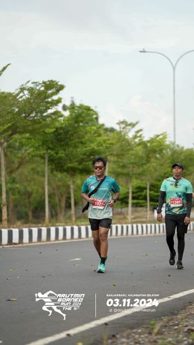 Race photo from Arutmin Borneo Run 2024