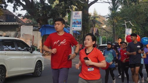 Race photo from Happy One Decade Unpad Runner