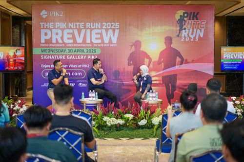 Race photo from PIK NITE RUN VIBES