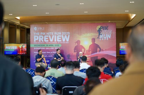 Race photo from PIK NITE RUN VIBES