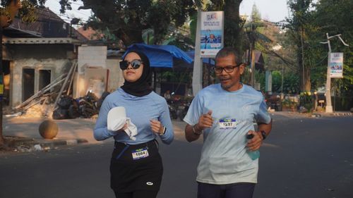 Race photo from Happy One Decade Unpad Runner