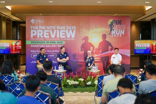 Race photo from PIK NITE RUN VIBES
