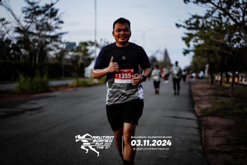 Race photo from Arutmin Borneo Run 2024