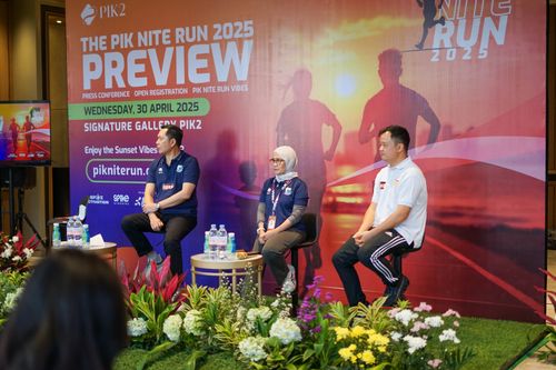 Race photo from PIK NITE RUN VIBES
