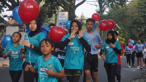Race photo from Happy One Decade Unpad Runner