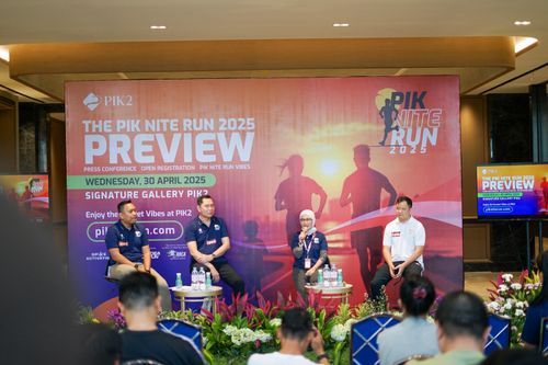 Race photo from PIK NITE RUN VIBES