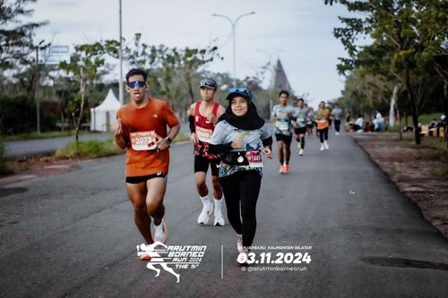 Race photo from Arutmin Borneo Run 2024