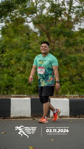 Race photo from Arutmin Borneo Run 2024