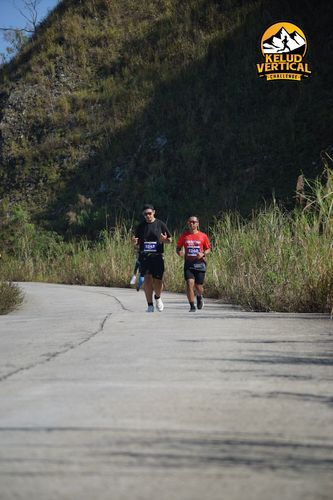 Race photo from Kelud Vertical Challenge 2024