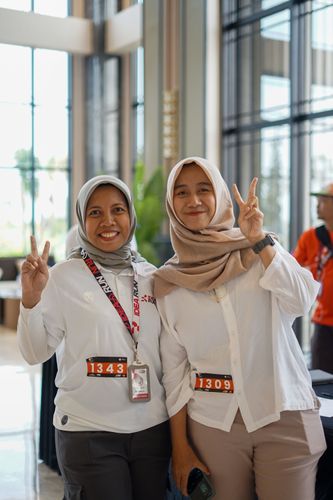 Race photo from PIK NITE RUN VIBES