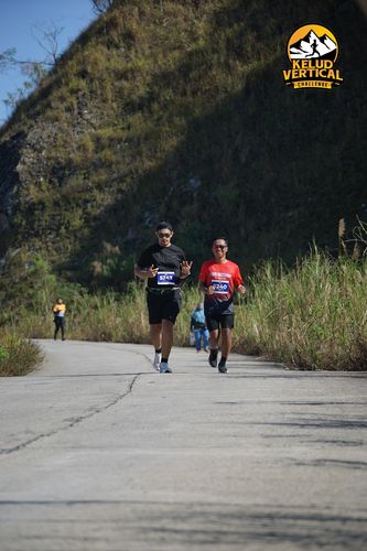 Race photo from Kelud Vertical Challenge 2024